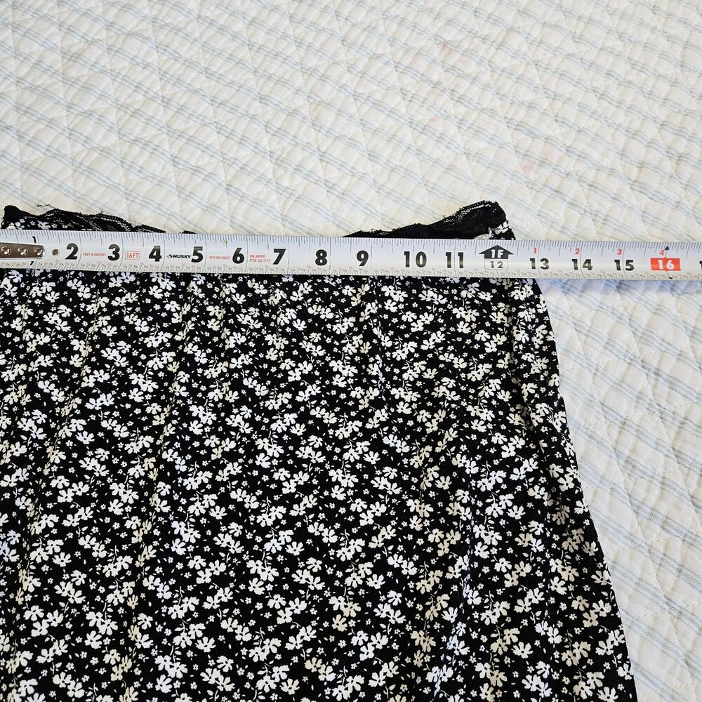 Euro Floral Skirt Knee Length Dark Fairy - Size Medium - Picture 5 of 6